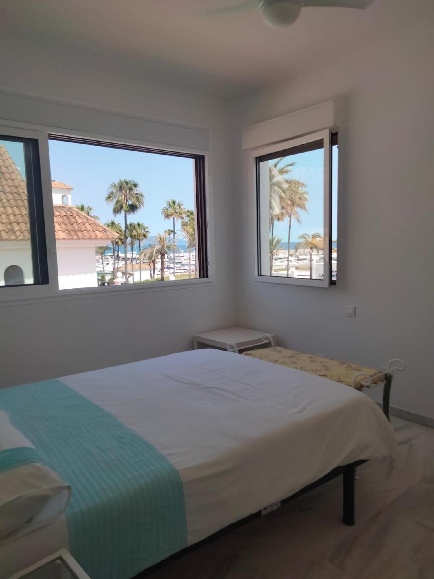 Apartamento En La Playa Manilva Eksteriør billede